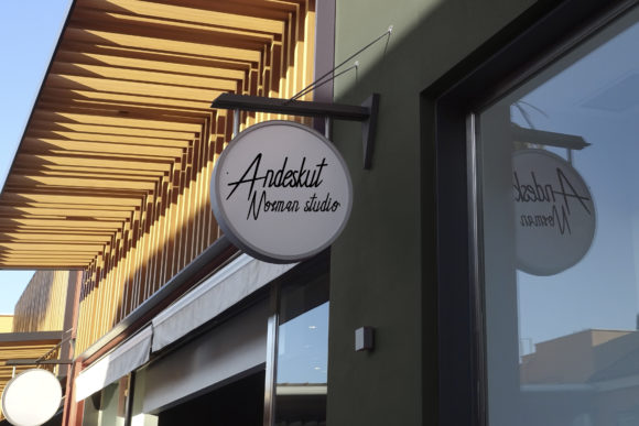 Andeskut: The Perfect Script Font for Crafters